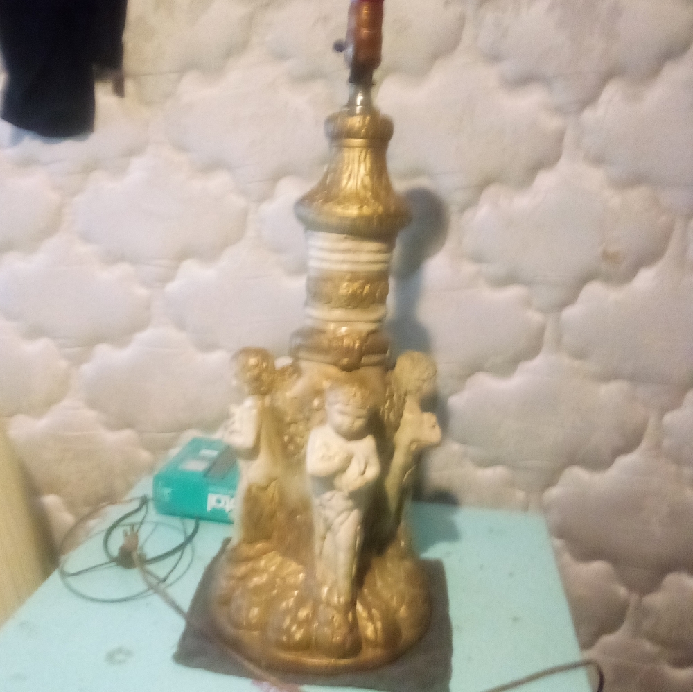 Antique lamp - Picture 2 of 3